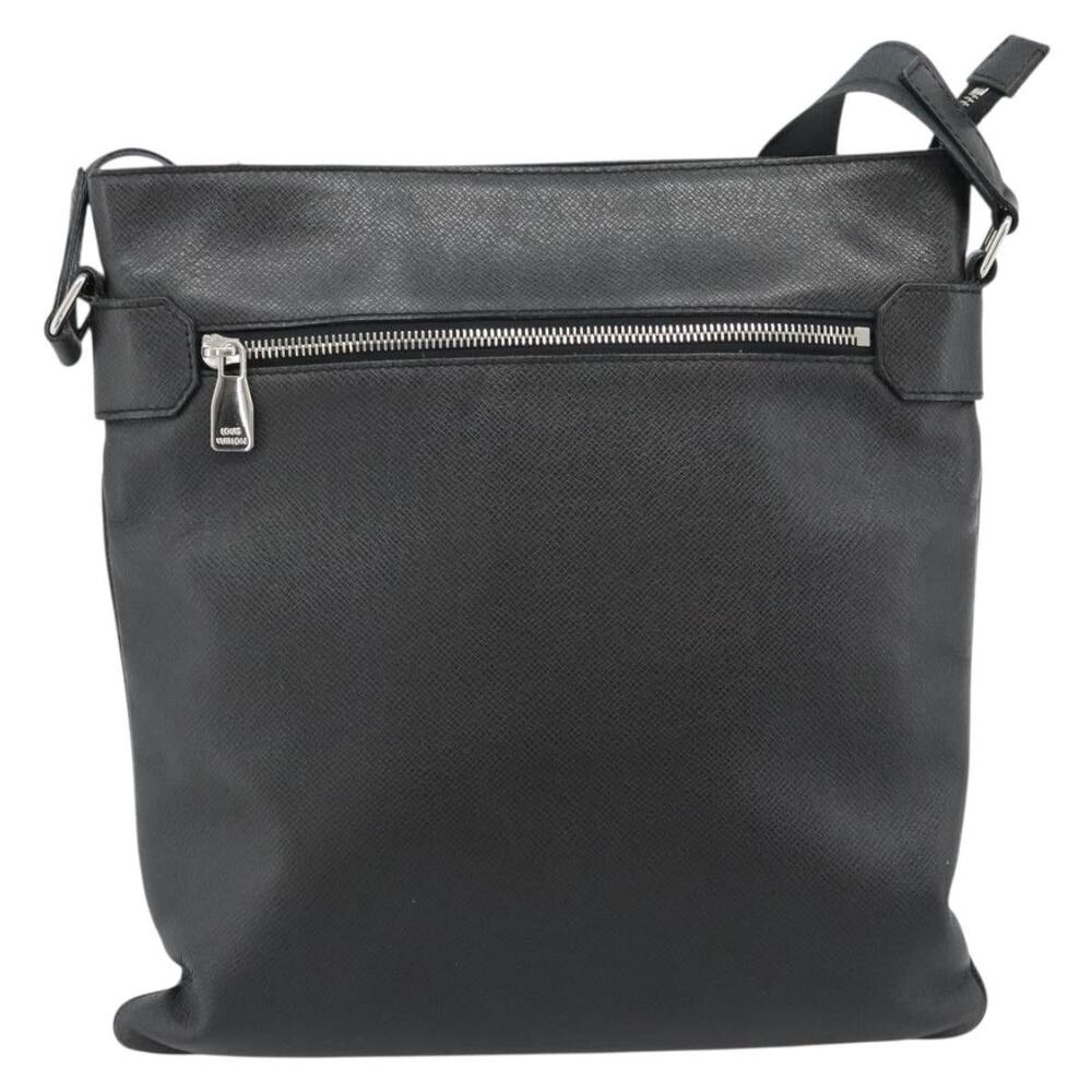 Louis Vuitton Taiga Sasha Shoulder Bag Black